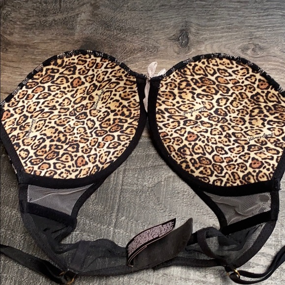 Victoria Secret Bra - Picture 2 of 4
